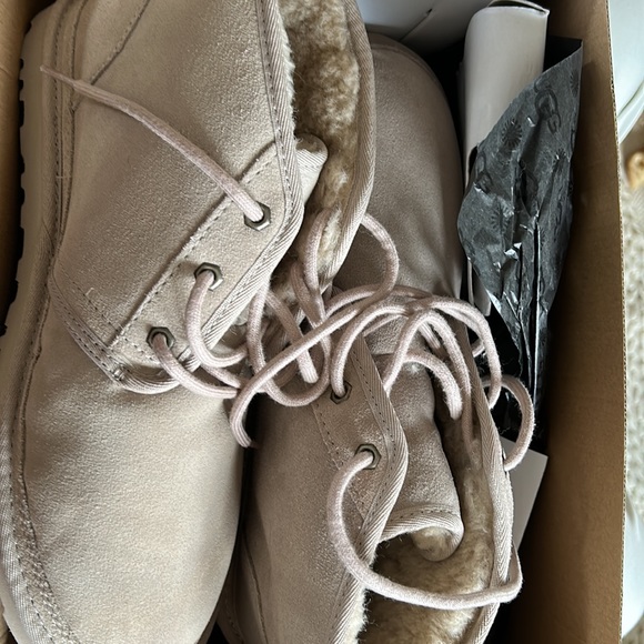 Men’s Ugg Chukka Boots - Picture 2 of 3